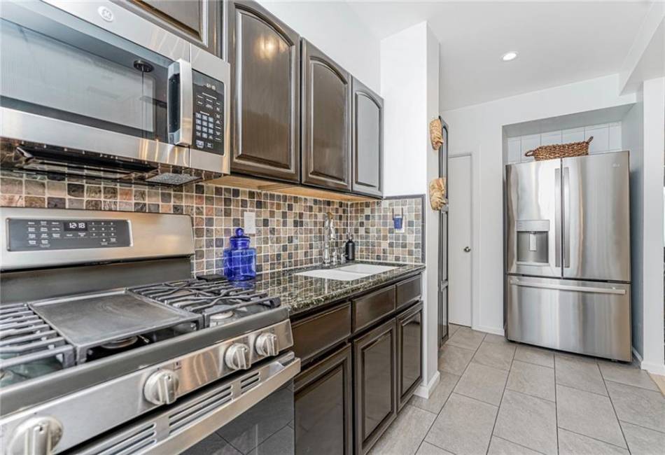 138 Wakeman Place, Brooklyn, New York 11220, 3 Bedrooms Bedrooms, ,2 BathroomsBathrooms,Residential,For Sale,Wakeman,492554