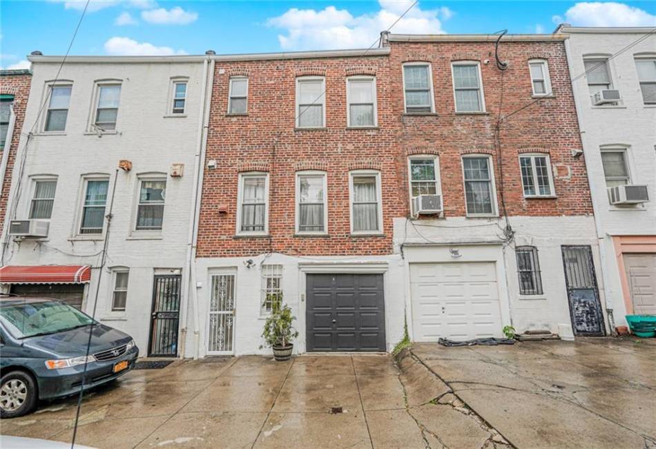 138 Wakeman Place, Brooklyn, New York 11220, 3 Bedrooms Bedrooms, ,2 BathroomsBathrooms,Residential,For Sale,Wakeman,492554