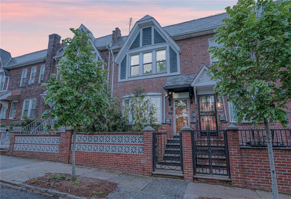 138 Wakeman Place, Brooklyn, New York 11220, 3 Bedrooms Bedrooms, ,2 BathroomsBathrooms,Residential,For Sale,Wakeman,492554