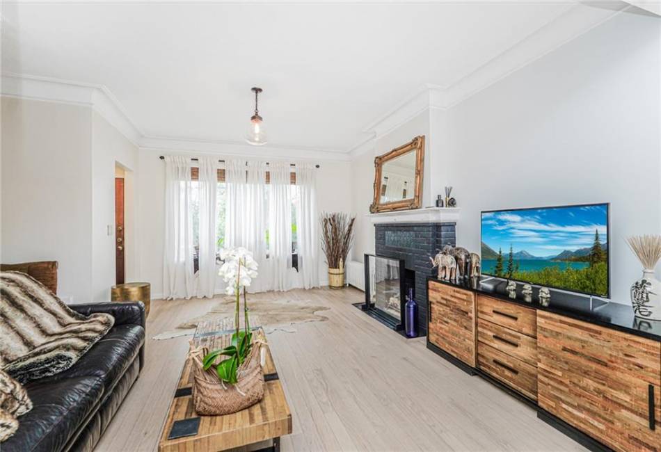 138 Wakeman Place, Brooklyn, New York 11220, 3 Bedrooms Bedrooms, ,2 BathroomsBathrooms,Residential,For Sale,Wakeman,492554
