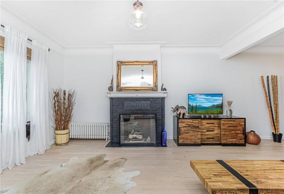 138 Wakeman Place, Brooklyn, New York 11220, 3 Bedrooms Bedrooms, ,2 BathroomsBathrooms,Residential,For Sale,Wakeman,492554
