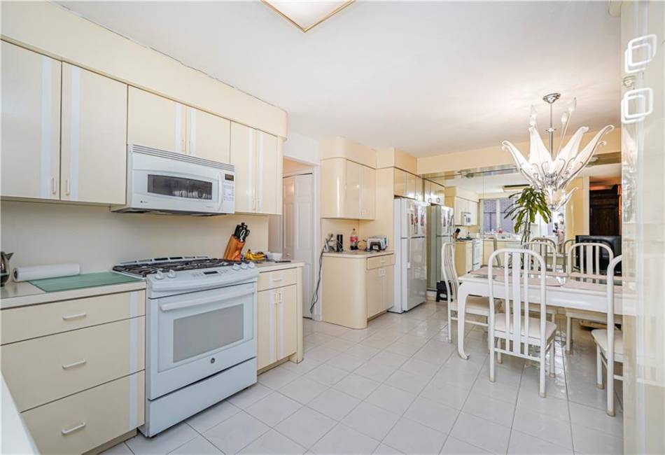 167 Bay 32nd Street, Brooklyn, New York 11214, 8 Bedrooms Bedrooms, ,5 BathroomsBathrooms,Residential,For Sale,Bay 32nd,492556