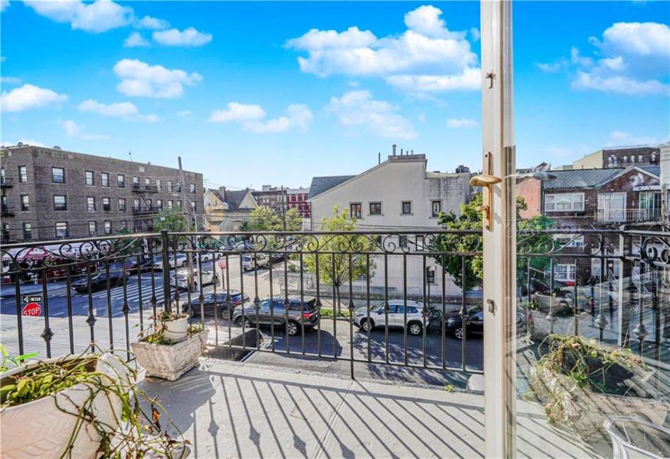 167 Bay 32nd Street, Brooklyn, New York 11214, 8 Bedrooms Bedrooms, ,5 BathroomsBathrooms,Residential,For Sale,Bay 32nd,492556