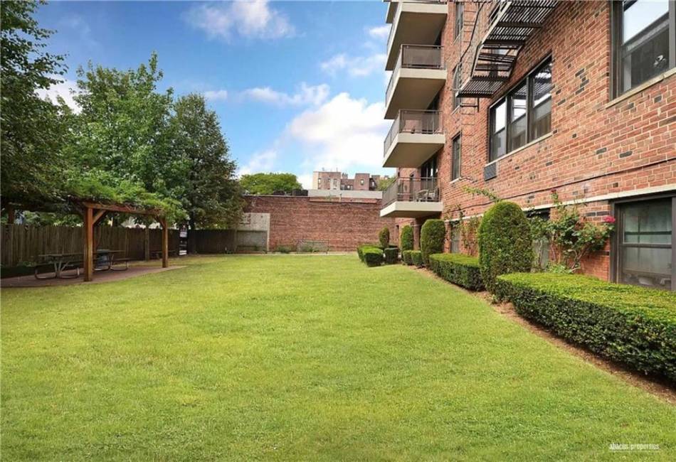 515 7th Street, Brooklyn, New York 11218, 1 Bedroom Bedrooms, ,1 BathroomBathrooms,Residential,For Sale,7th,492560