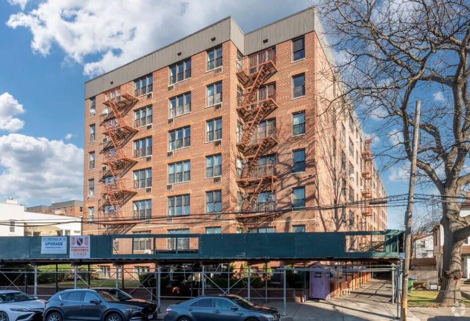 1075 Sheepshead Bay Road, Brooklyn, New York 11235, ,1 BathroomBathrooms,Residential,For Sale,Sheepshead Bay,492564