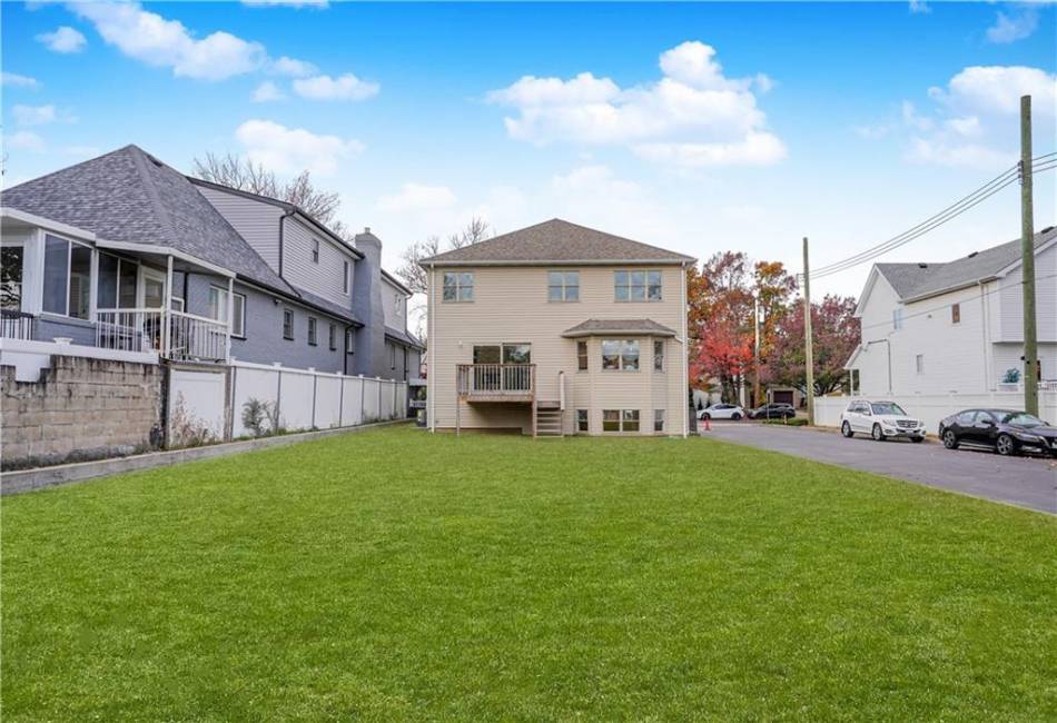 101 Bedell Avenue, Staten Island, New York 10307, 4 Bedrooms Bedrooms, ,5 BathroomsBathrooms,Residential,For Sale,Bedell,492566