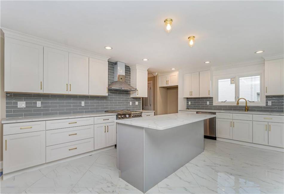 101 Bedell Avenue, Staten Island, New York 10307, 4 Bedrooms Bedrooms, ,5 BathroomsBathrooms,Residential,For Sale,Bedell,492566