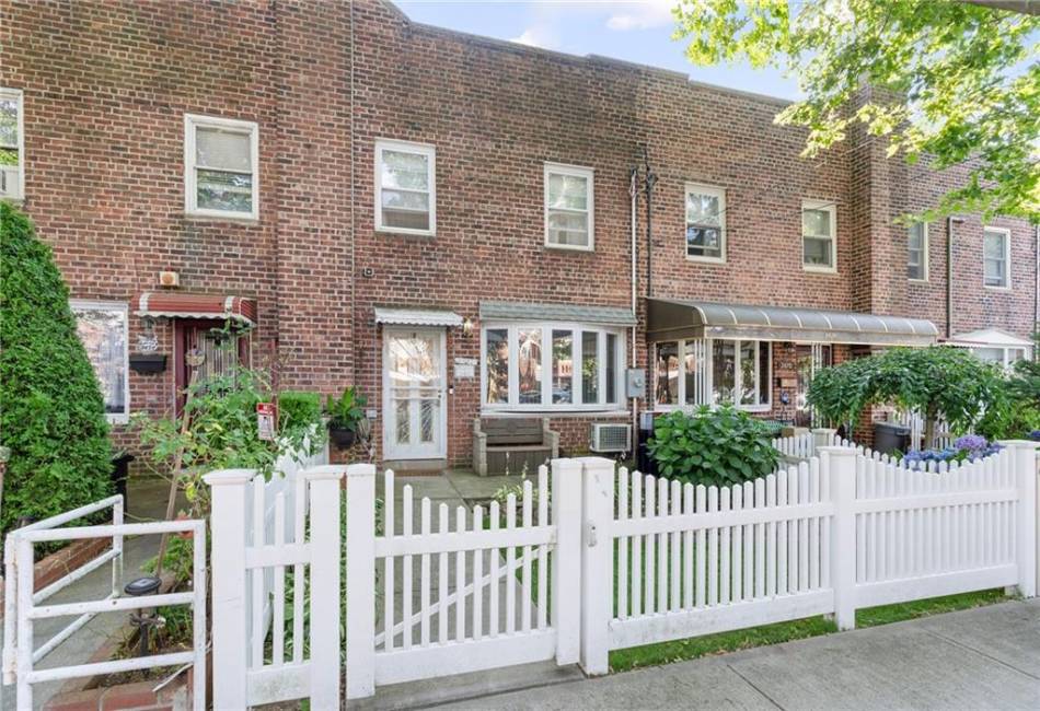 2472 Stuart Street, Brooklyn, New York 11229, 3 Bedrooms Bedrooms, ,3 BathroomsBathrooms,Residential,For Sale,Stuart,492568