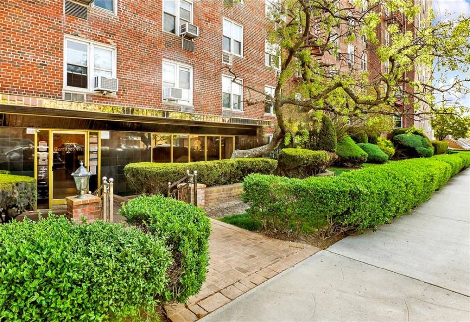 2265 Gerritsen Avenue, Brooklyn, New York 11229, 2 Bedrooms Bedrooms, ,1 BathroomBathrooms,Residential,For Sale,Gerritsen,492512