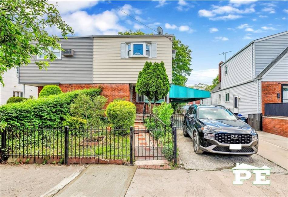 63-24 137th Street, Flushing, New York 11367, 3 Bedrooms Bedrooms, ,3 BathroomsBathrooms,Residential,For Sale,137th,492516