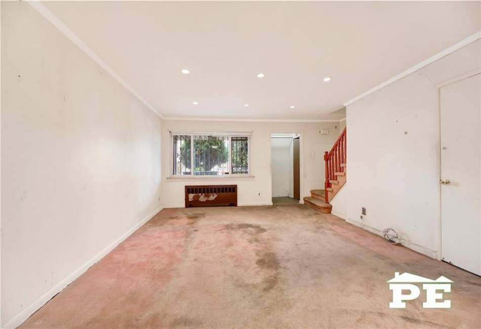 63-24 137th Street, Flushing, New York 11367, 3 Bedrooms Bedrooms, ,3 BathroomsBathrooms,Residential,For Sale,137th,492516