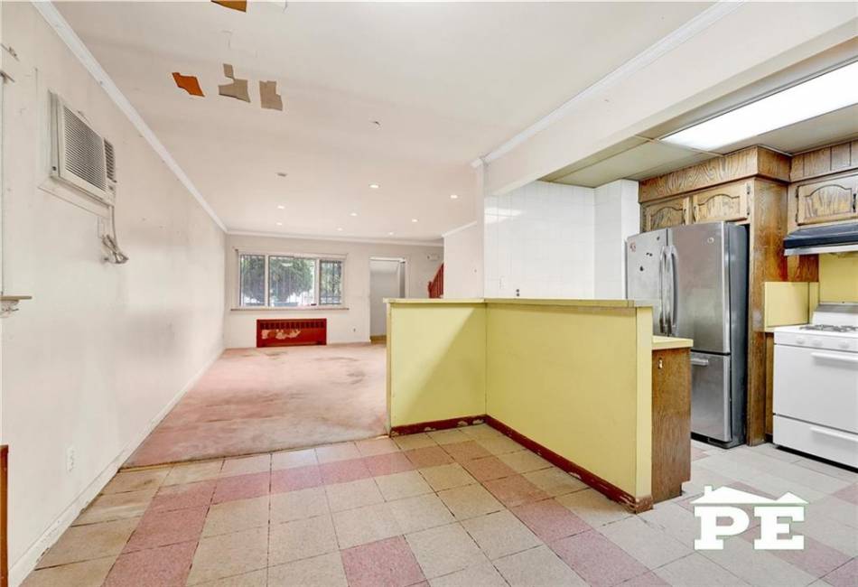 63-24 137th Street, Flushing, New York 11367, 3 Bedrooms Bedrooms, ,3 BathroomsBathrooms,Residential,For Sale,137th,492516