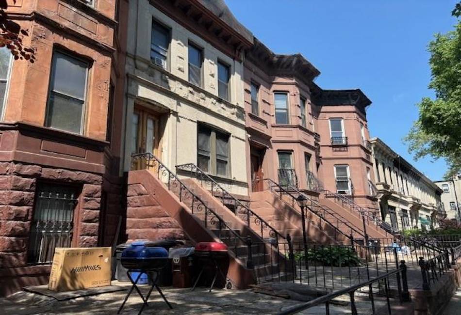 81 Chauncey Street, Brooklyn, New York 11233, 5 Bedrooms Bedrooms, ,2 BathroomsBathrooms,Residential,For Sale,Chauncey,492573