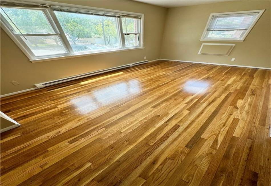 1923 Railroad Avenue, Staten Island, New York 10306, 2 Bedrooms Bedrooms, ,1 BathroomBathrooms,Rental,For Sale,Railroad,492580