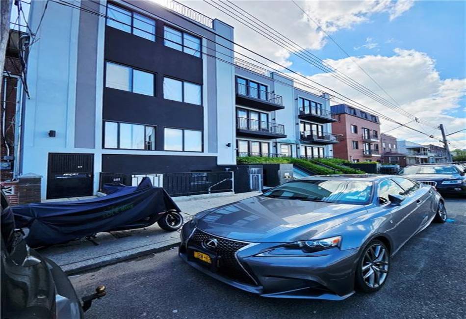 1068 62nd Street, Brooklyn, New York 11219, 18 Bedrooms Bedrooms, ,8 BathroomsBathrooms,Residential,For Sale,62nd,492587