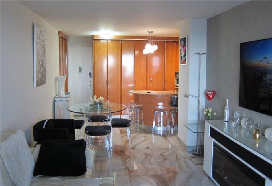 35 Seacoast Terrace, Brooklyn, New York 11235, 1 Bedroom Bedrooms, ,1 BathroomBathrooms,Residential,For Sale,Seacoast,492589