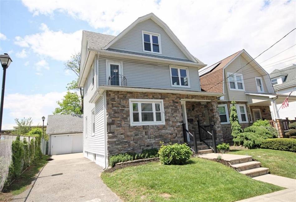 220 Fairview Avenue, Staten Island, New York 10314, ,Residential,For Sale,Fairview,492586