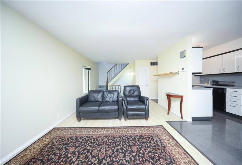 186 Monahan Avenue, Staten Island, New York 10314, 2 Bedrooms Bedrooms, ,2 BathroomsBathrooms,Residential,For Sale,Monahan,492590