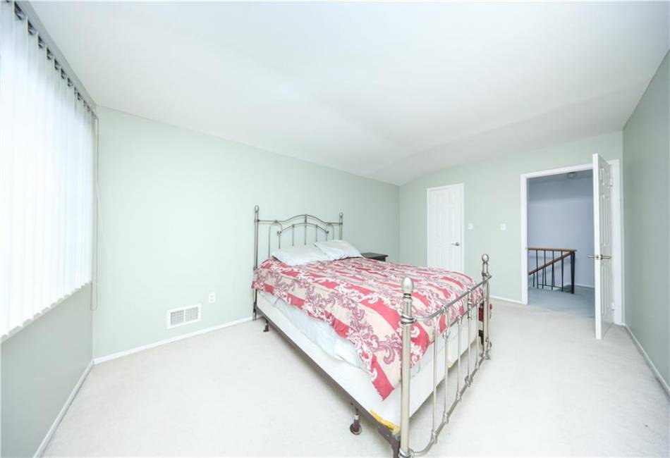 186 Monahan Avenue, Staten Island, New York 10314, 2 Bedrooms Bedrooms, ,2 BathroomsBathrooms,Residential,For Sale,Monahan,492590
