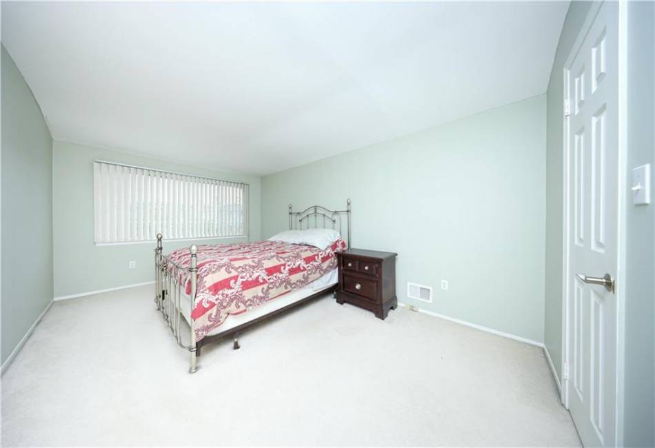 186 Monahan Avenue, Staten Island, New York 10314, 2 Bedrooms Bedrooms, ,2 BathroomsBathrooms,Residential,For Sale,Monahan,492590