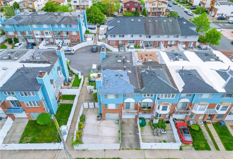 186 Monahan Avenue, Staten Island, New York 10314, 2 Bedrooms Bedrooms, ,2 BathroomsBathrooms,Residential,For Sale,Monahan,492590