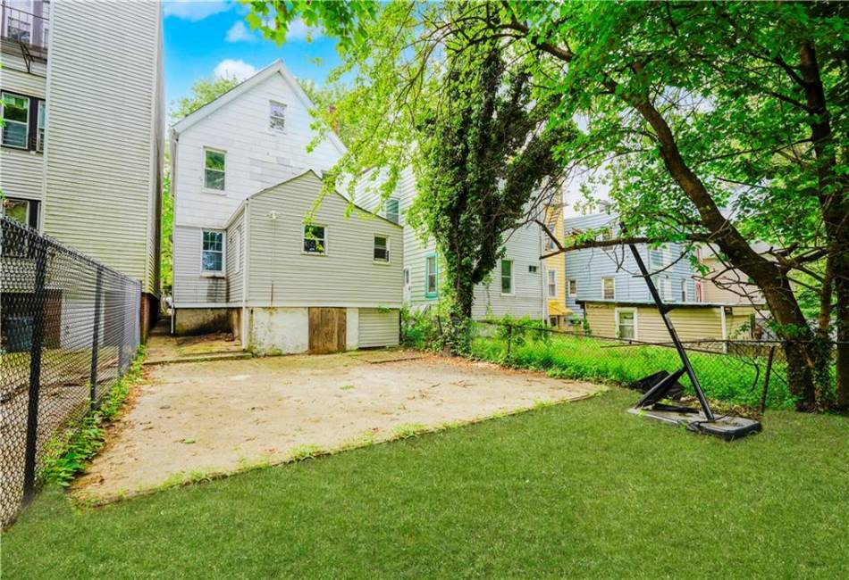75 Taft Avenue, Staten Island, New York 10301, 6 Bedrooms Bedrooms, ,2 BathroomsBathrooms,Residential,For Sale,Taft,492602
