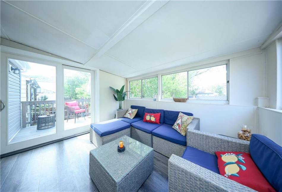 101 Laurel Avenue, Staten Island, New York 10304, 6 Bedrooms Bedrooms, ,2 BathroomsBathrooms,Residential,For Sale,Laurel,492604