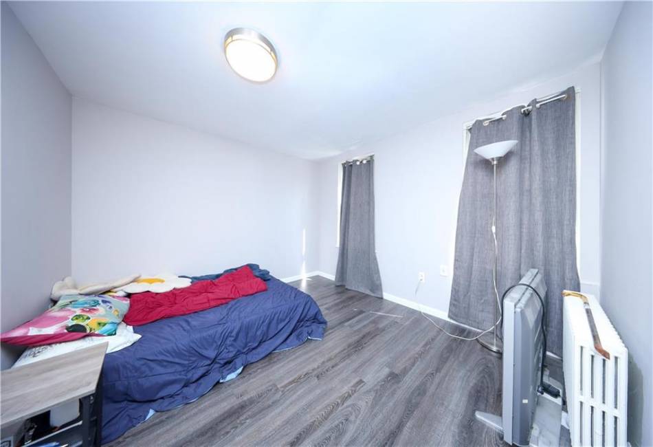 101 Laurel Avenue, Staten Island, New York 10304, 6 Bedrooms Bedrooms, ,2 BathroomsBathrooms,Residential,For Sale,Laurel,492604