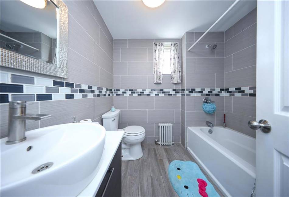 101 Laurel Avenue, Staten Island, New York 10304, 6 Bedrooms Bedrooms, ,2 BathroomsBathrooms,Residential,For Sale,Laurel,492604