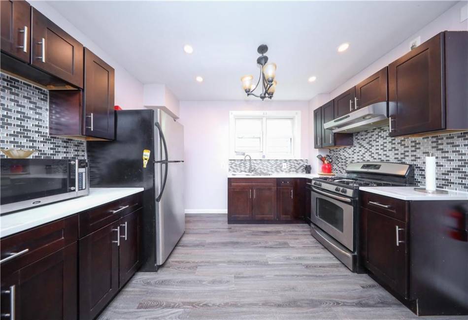 101 Laurel Avenue, Staten Island, New York 10304, 6 Bedrooms Bedrooms, ,2 BathroomsBathrooms,Residential,For Sale,Laurel,492604