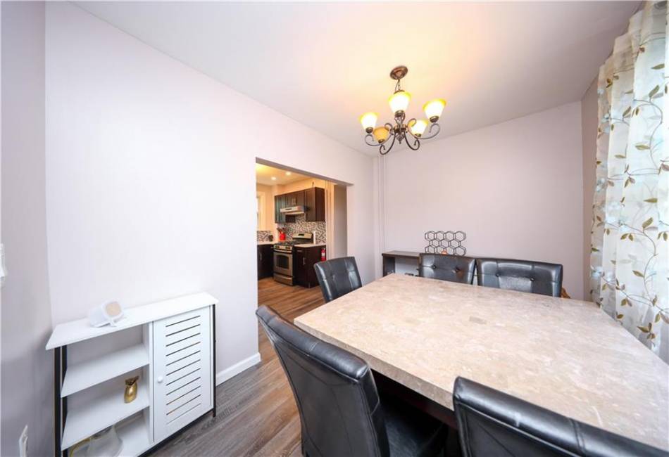 101 Laurel Avenue, Staten Island, New York 10304, 6 Bedrooms Bedrooms, ,2 BathroomsBathrooms,Residential,For Sale,Laurel,492604