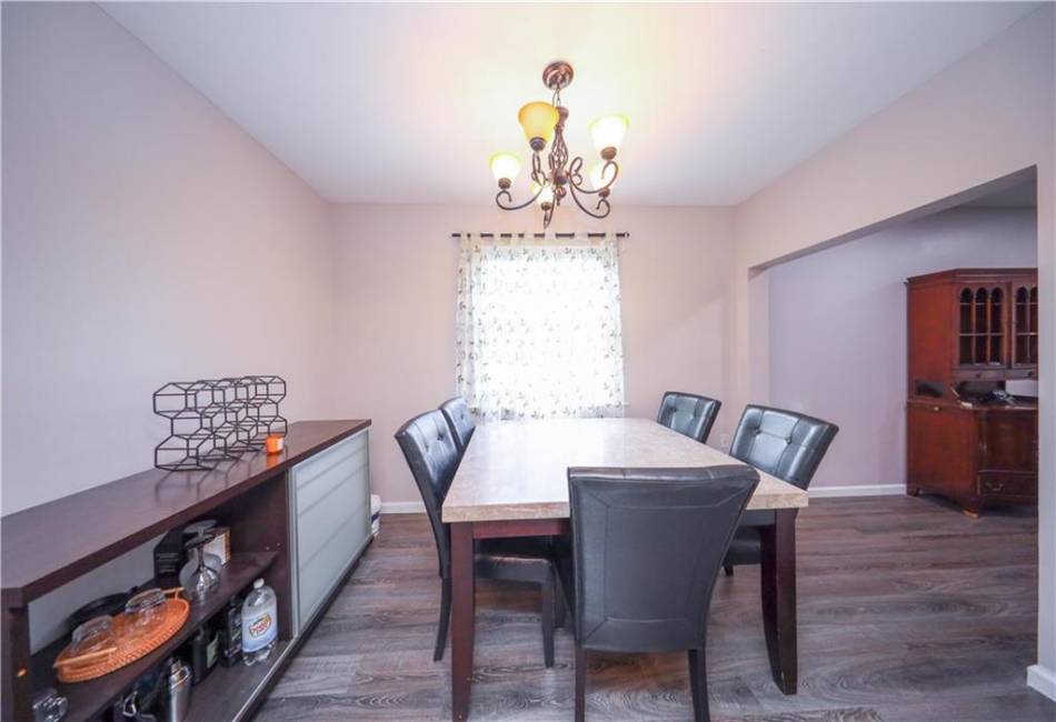101 Laurel Avenue, Staten Island, New York 10304, 6 Bedrooms Bedrooms, ,2 BathroomsBathrooms,Residential,For Sale,Laurel,492604