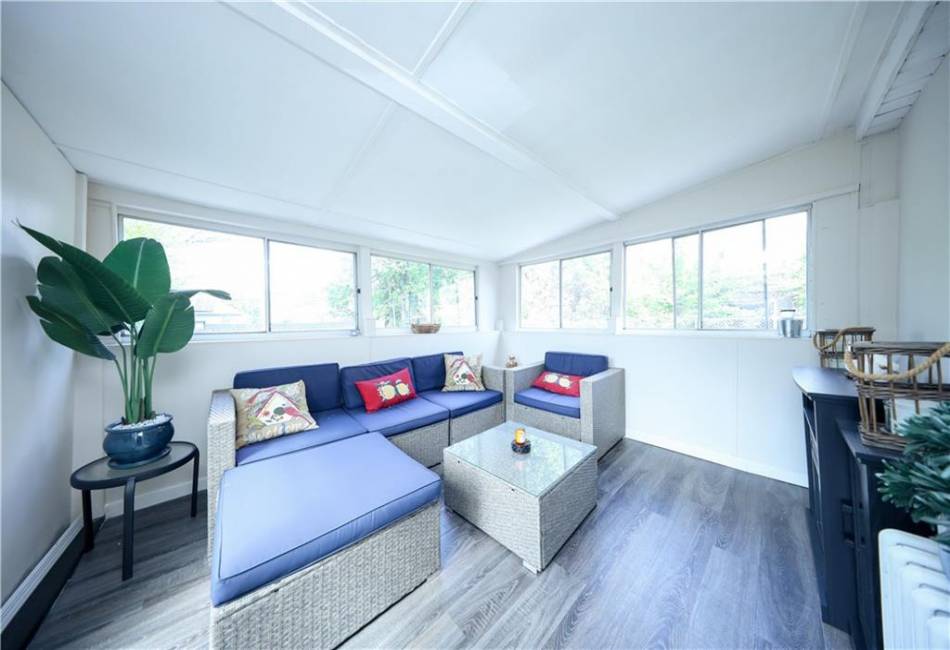 101 Laurel Avenue, Staten Island, New York 10304, 6 Bedrooms Bedrooms, ,2 BathroomsBathrooms,Residential,For Sale,Laurel,492604