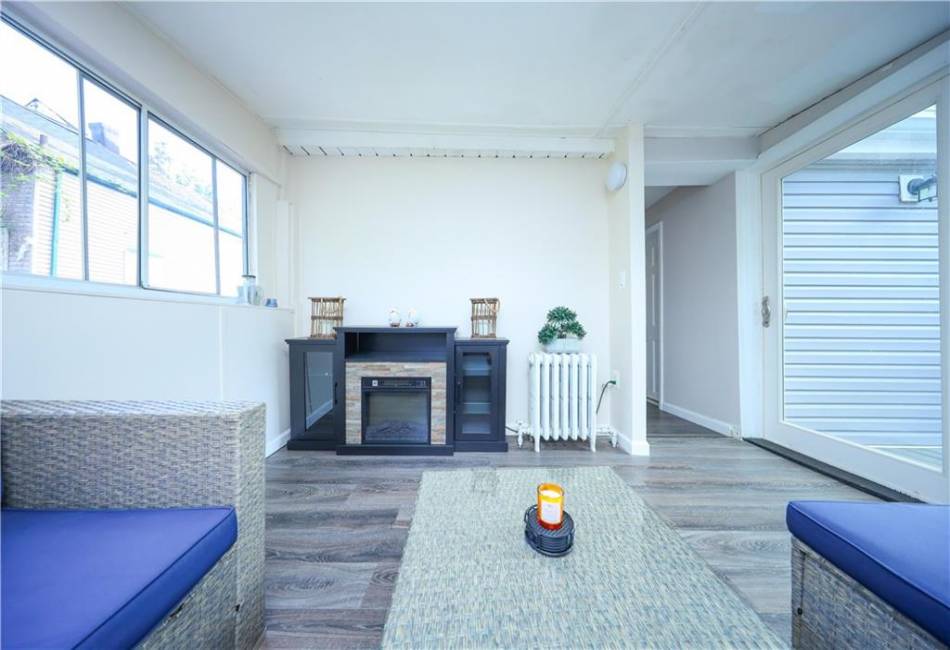 101 Laurel Avenue, Staten Island, New York 10304, 6 Bedrooms Bedrooms, ,2 BathroomsBathrooms,Residential,For Sale,Laurel,492604