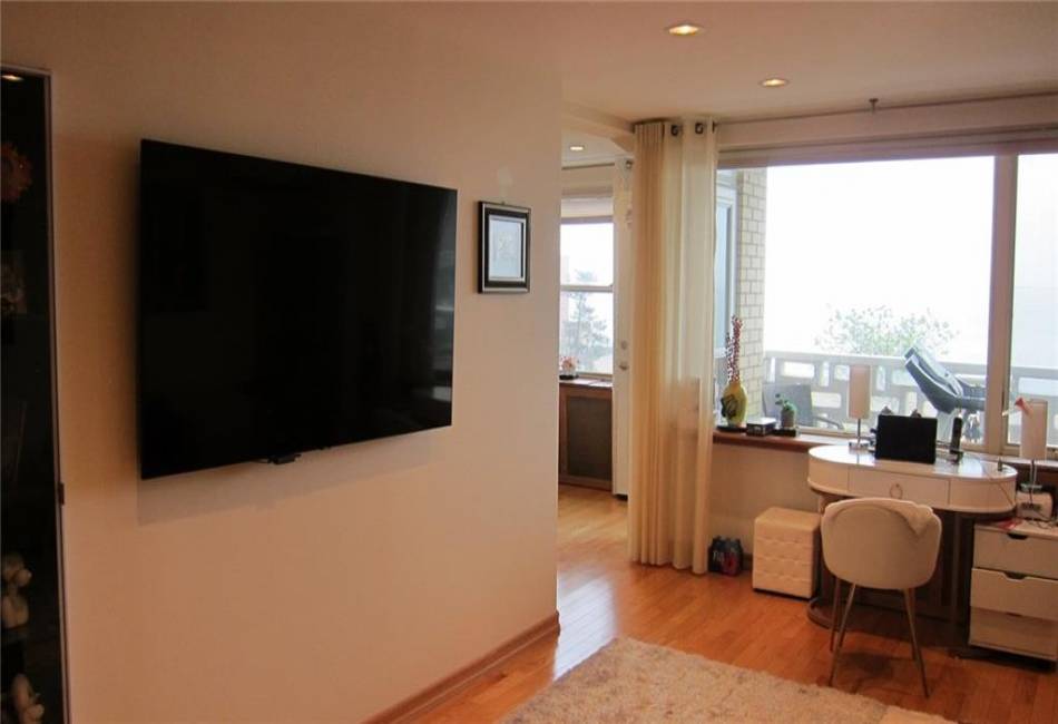 1311 Brightwater Avenue, Brooklyn, New York 11235, 1 Bedroom Bedrooms, ,1 BathroomBathrooms,Residential,For Sale,Brightwater,492606