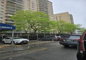 35 Seacoast Terrace, Brooklyn, New York 11235, 2 Bedrooms Bedrooms, ,1 BathroomBathrooms,Residential,For Sale,Seacoast,492607