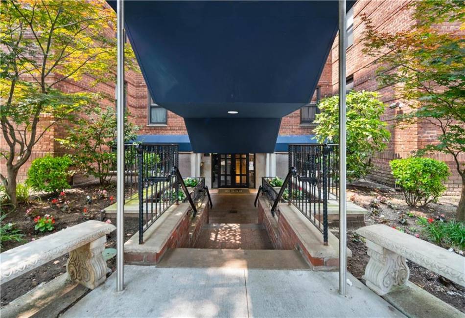 302 96th Street, Brooklyn, New York 11209, 1 Bedroom Bedrooms, ,1 BathroomBathrooms,Residential,For Sale,96th,492608