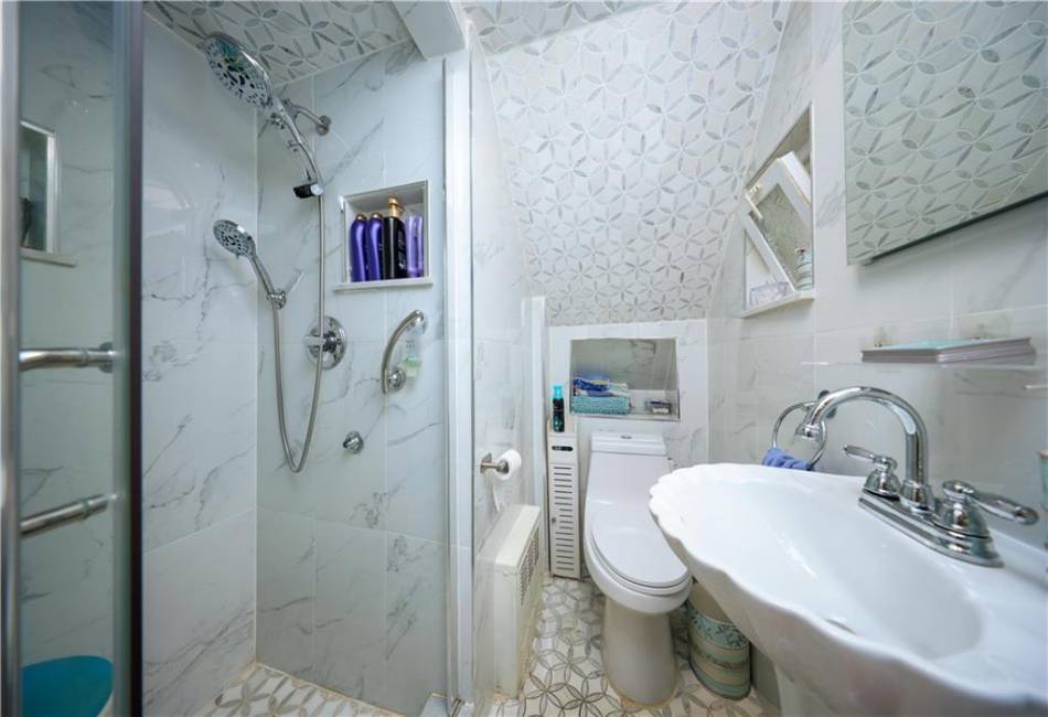 2405 82nd Street, Brooklyn, New York 11214, 4 Bedrooms Bedrooms, ,3 BathroomsBathrooms,Residential,For Sale,82nd,492571
