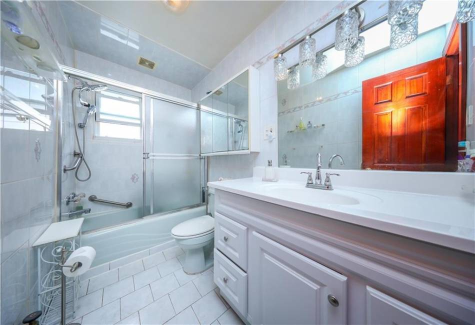 2405 82nd Street, Brooklyn, New York 11214, 4 Bedrooms Bedrooms, ,3 BathroomsBathrooms,Residential,For Sale,82nd,492571
