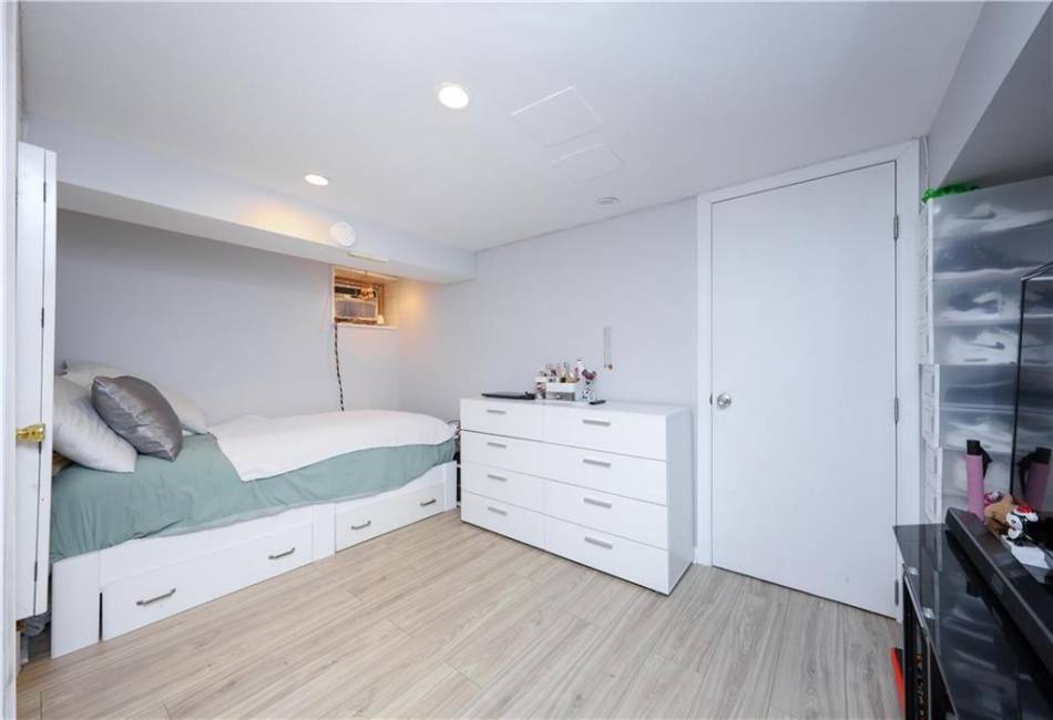 2405 82nd Street, Brooklyn, New York 11214, 4 Bedrooms Bedrooms, ,3 BathroomsBathrooms,Residential,For Sale,82nd,492571
