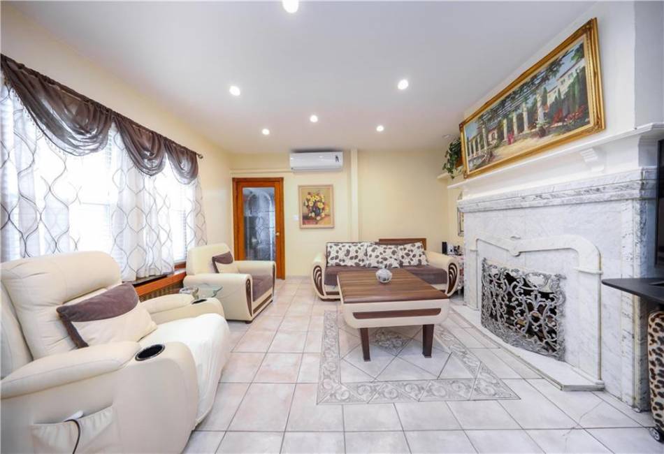 2405 82nd Street, Brooklyn, New York 11214, 4 Bedrooms Bedrooms, ,3 BathroomsBathrooms,Residential,For Sale,82nd,492571