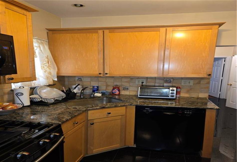 3915 Clarendon Road, Brooklyn, New York 11203, 2 Bedrooms Bedrooms, ,2 BathroomsBathrooms,Residential,For Sale,Clarendon,492612