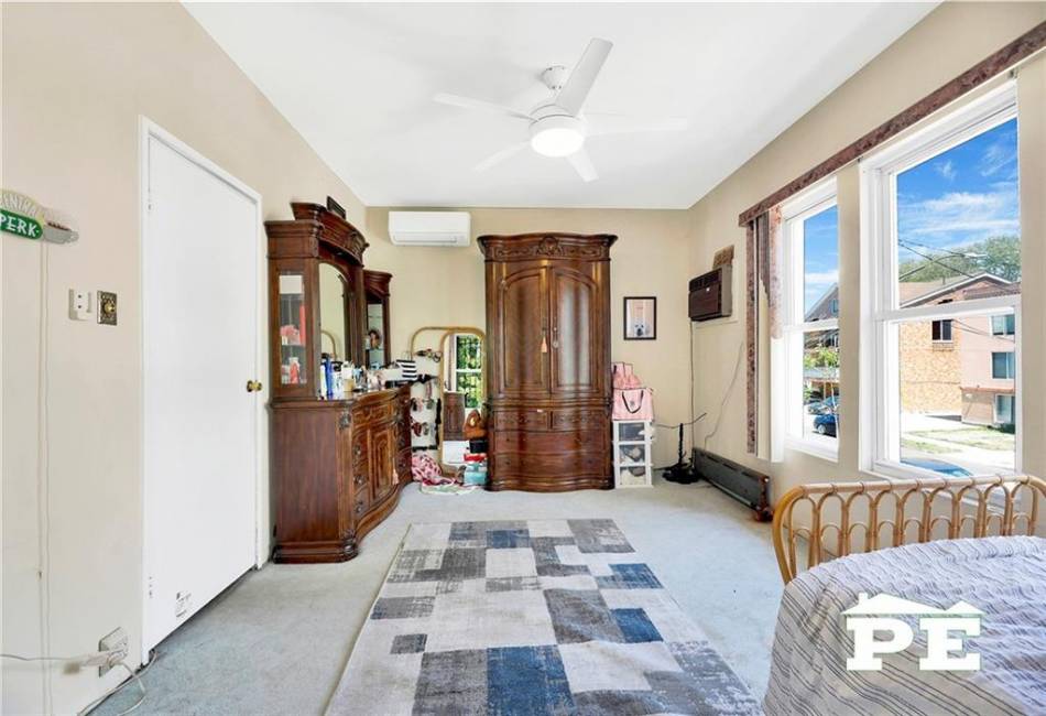 2758 26th Street, Brooklyn, New York 11235, 3 Bedrooms Bedrooms, ,3 BathroomsBathrooms,Residential,For Sale,26th,492519