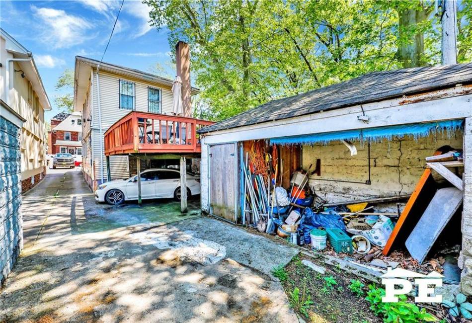 2758 26th Street, Brooklyn, New York 11235, 3 Bedrooms Bedrooms, ,3 BathroomsBathrooms,Residential,For Sale,26th,492519