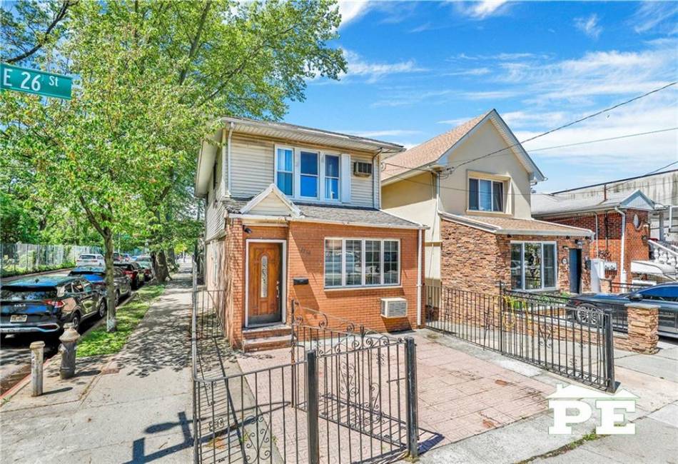 2758 26th Street, Brooklyn, New York 11235, 3 Bedrooms Bedrooms, ,3 BathroomsBathrooms,Residential,For Sale,26th,492519