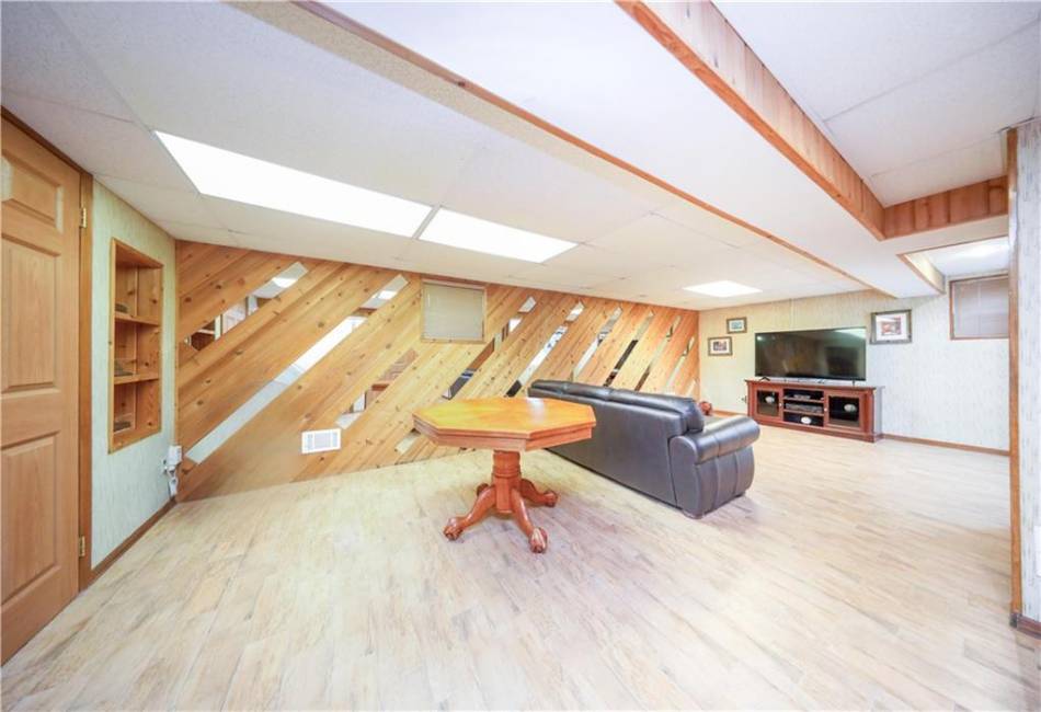 43 Winchester Avenue, Staten Island, New York 10312, 3 Bedrooms Bedrooms, ,2 BathroomsBathrooms,Residential,For Sale,Winchester,492565