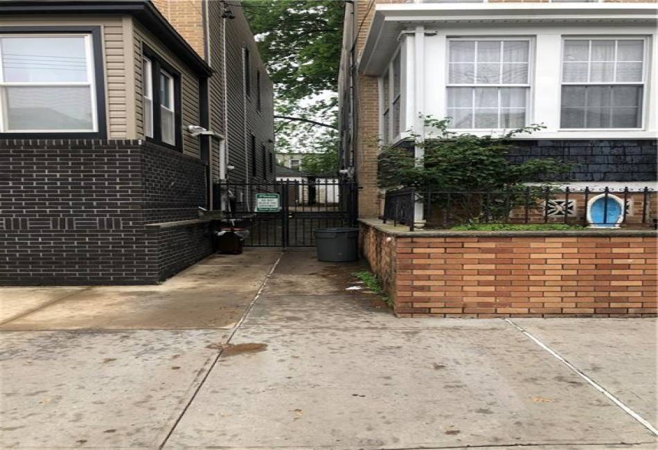 357 Grant Avenue, Brooklyn, New York 11208, 4 Bedrooms Bedrooms, ,1 BathroomBathrooms,Residential,For Sale,Grant,492622