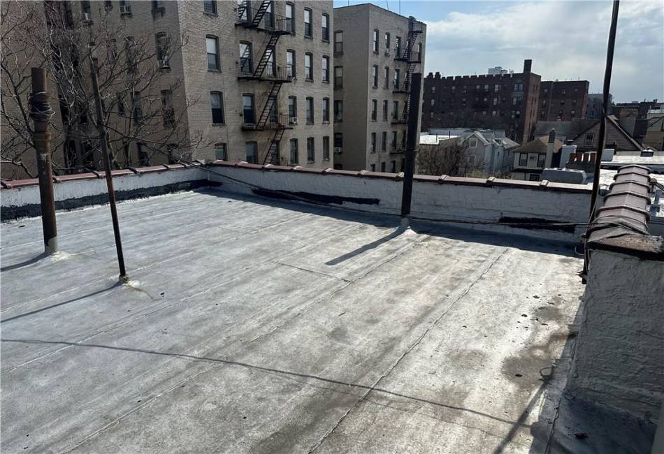 1963 17th Street, Brooklyn, New York 11229, 8 Bedrooms Bedrooms, ,Residential,For Sale,17th,492625