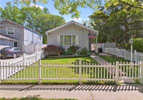 1182 Arthur Kill Road, Staten Island, New York 10312, 3 Bedrooms Bedrooms, ,2 BathroomsBathrooms,Residential,For Sale,Arthur Kill,492616