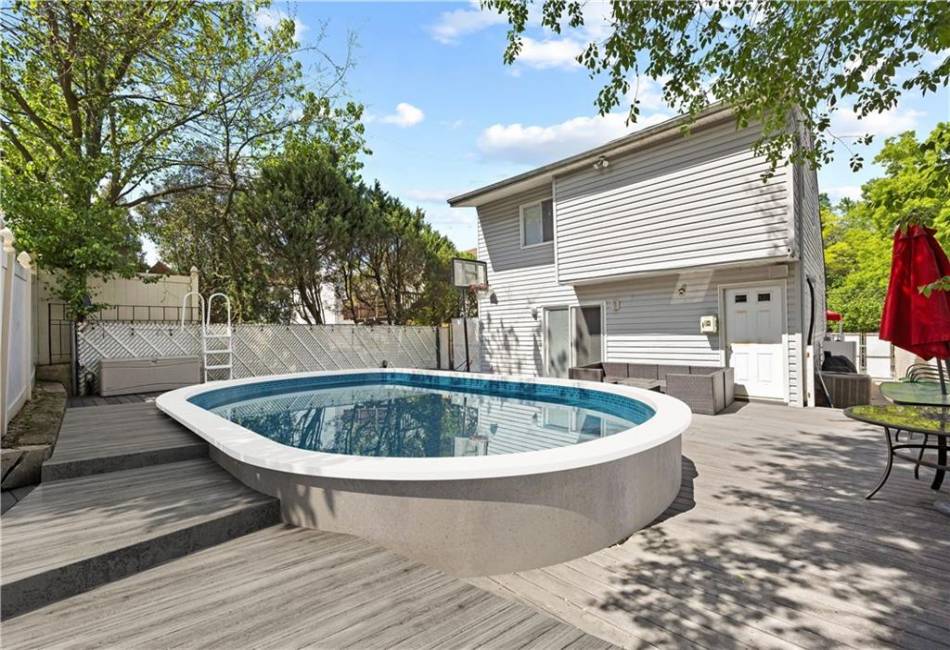 1182 Arthur Kill Road, Staten Island, New York 10312, 3 Bedrooms Bedrooms, ,2 BathroomsBathrooms,Residential,For Sale,Arthur Kill,492616